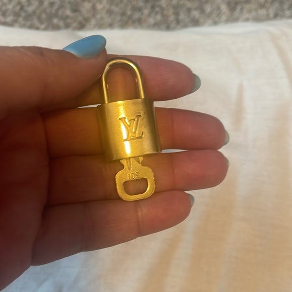 Authentic!!! LV Lock and Key 3 choices available - Picture 11 of 15